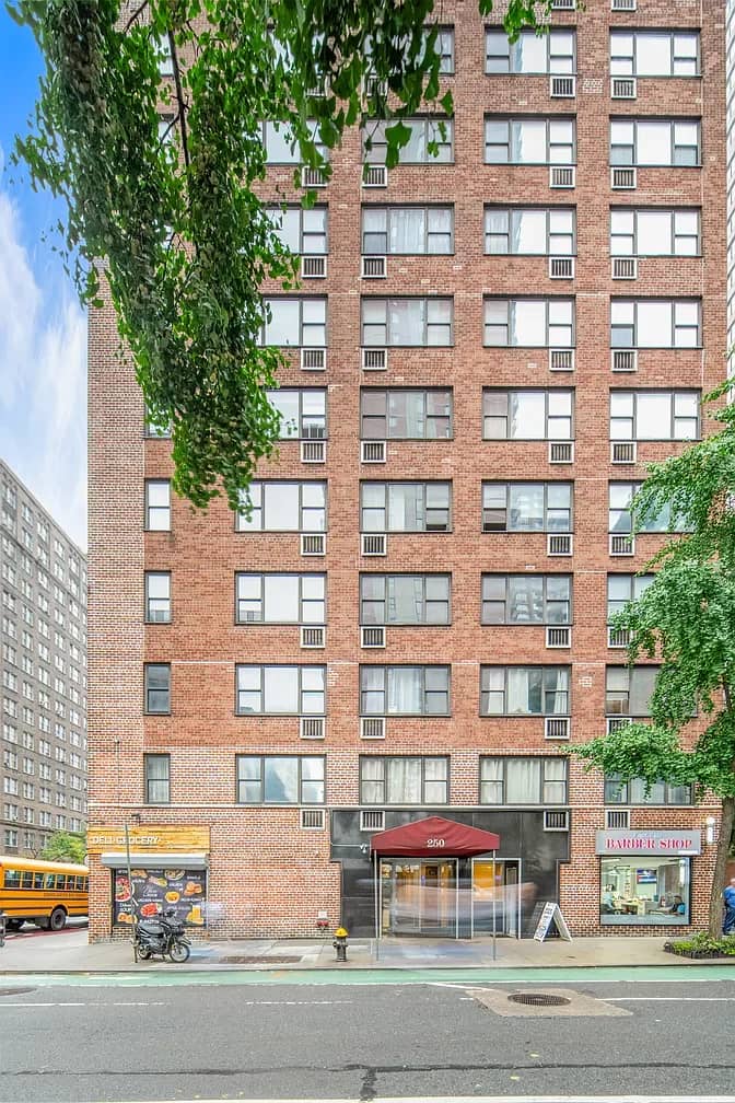 250 East 39 Street