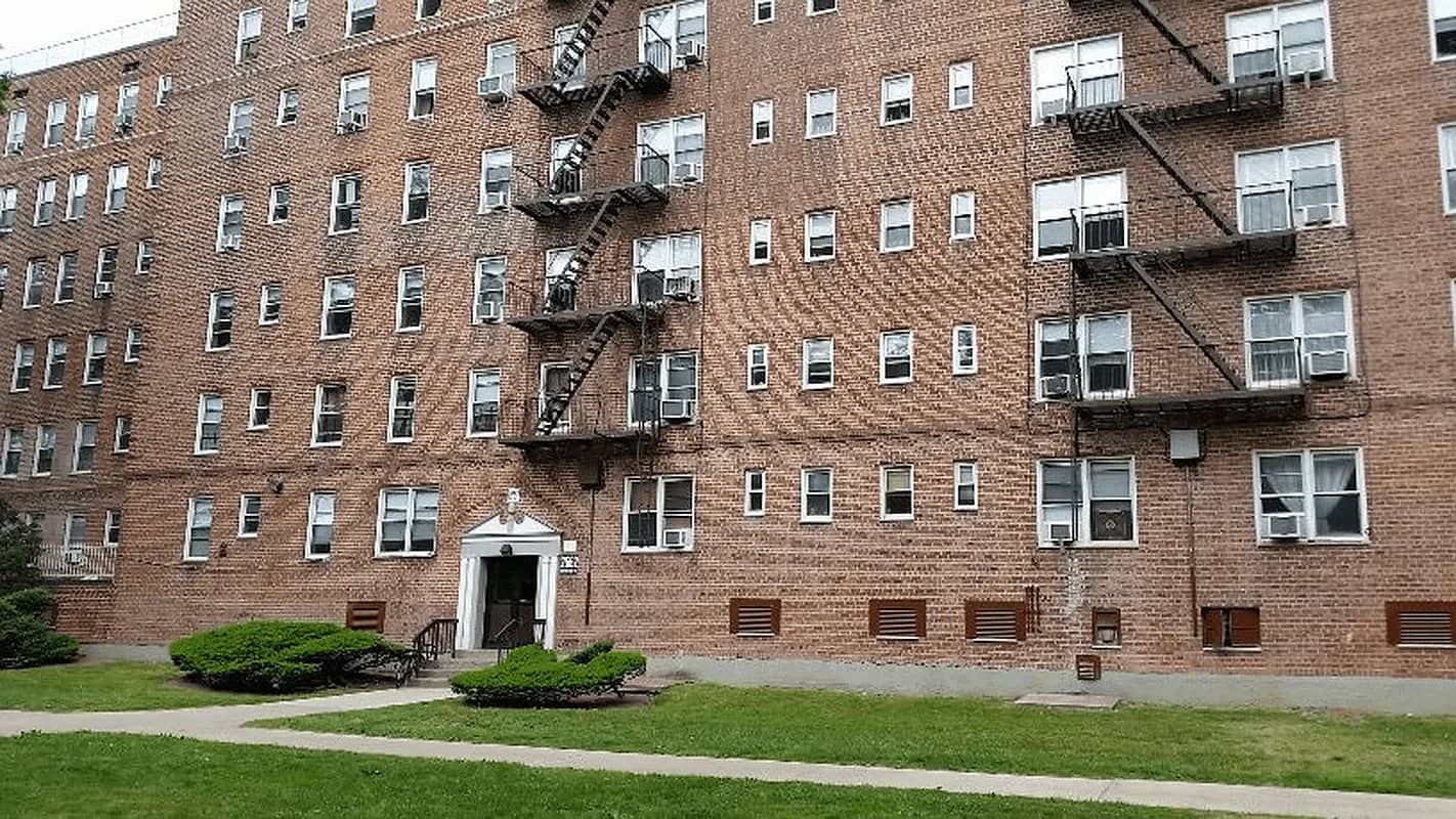 49 Nixon Court