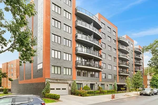 2727 Henry Hudson Parkway West