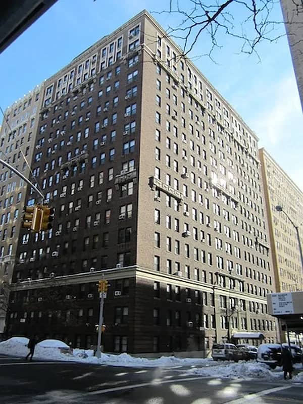 900 West End Avenue