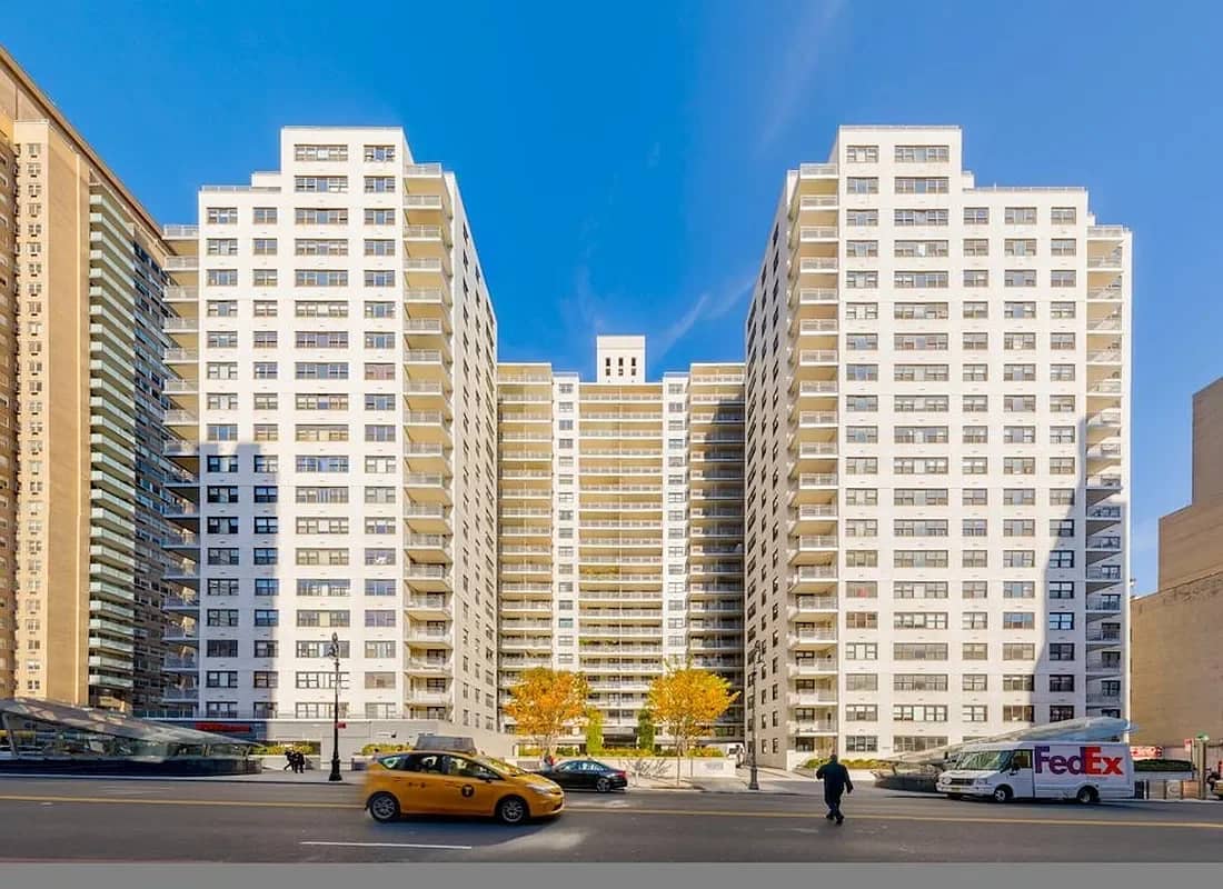305 East 86 Street
