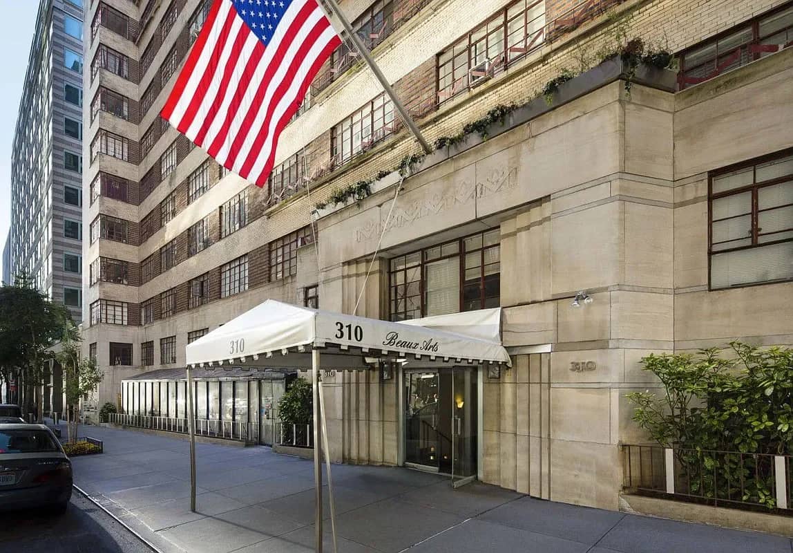 307 East 44 Street