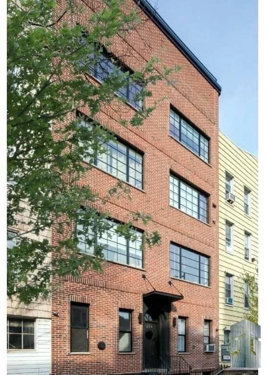 207 North 6 Street