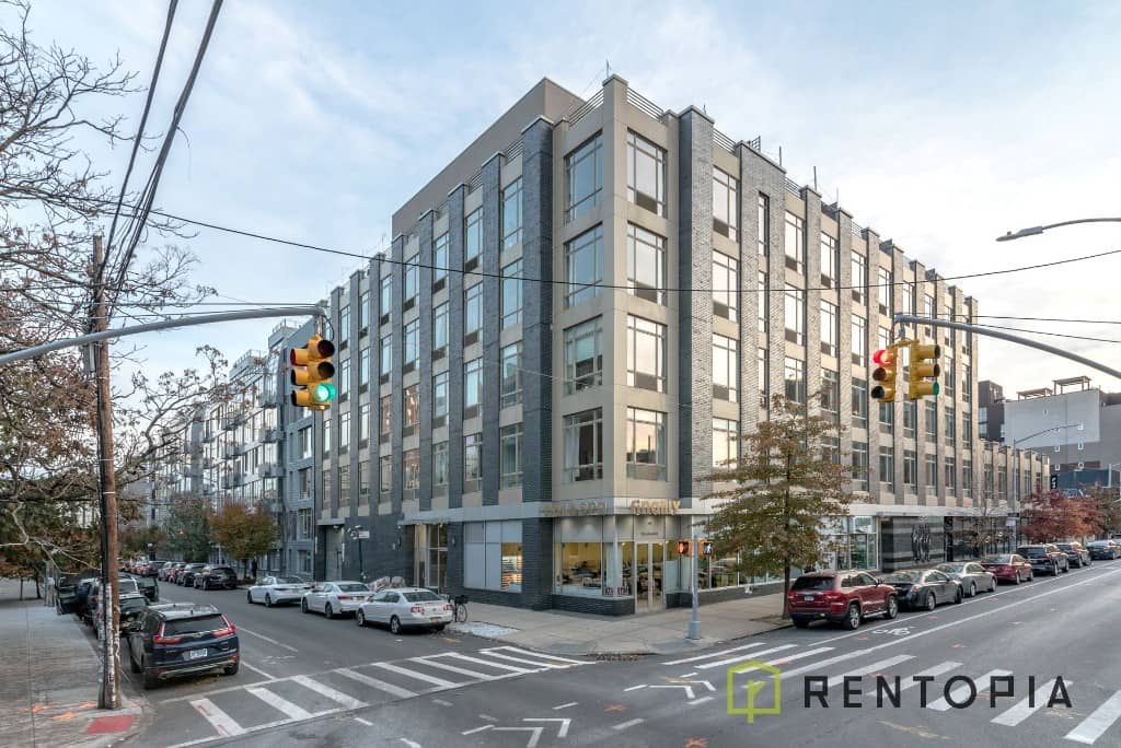 200 N 11 St