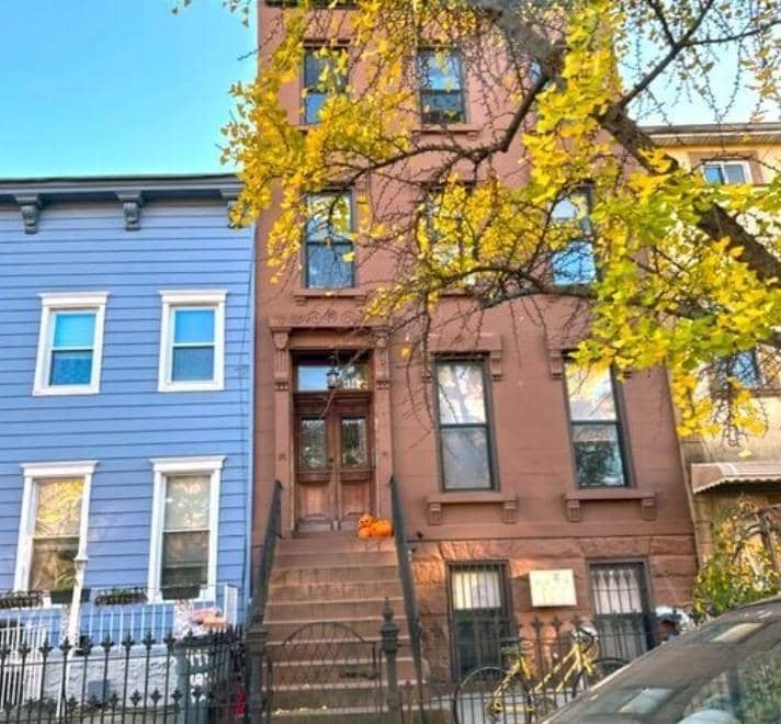 496 Van Buren Street