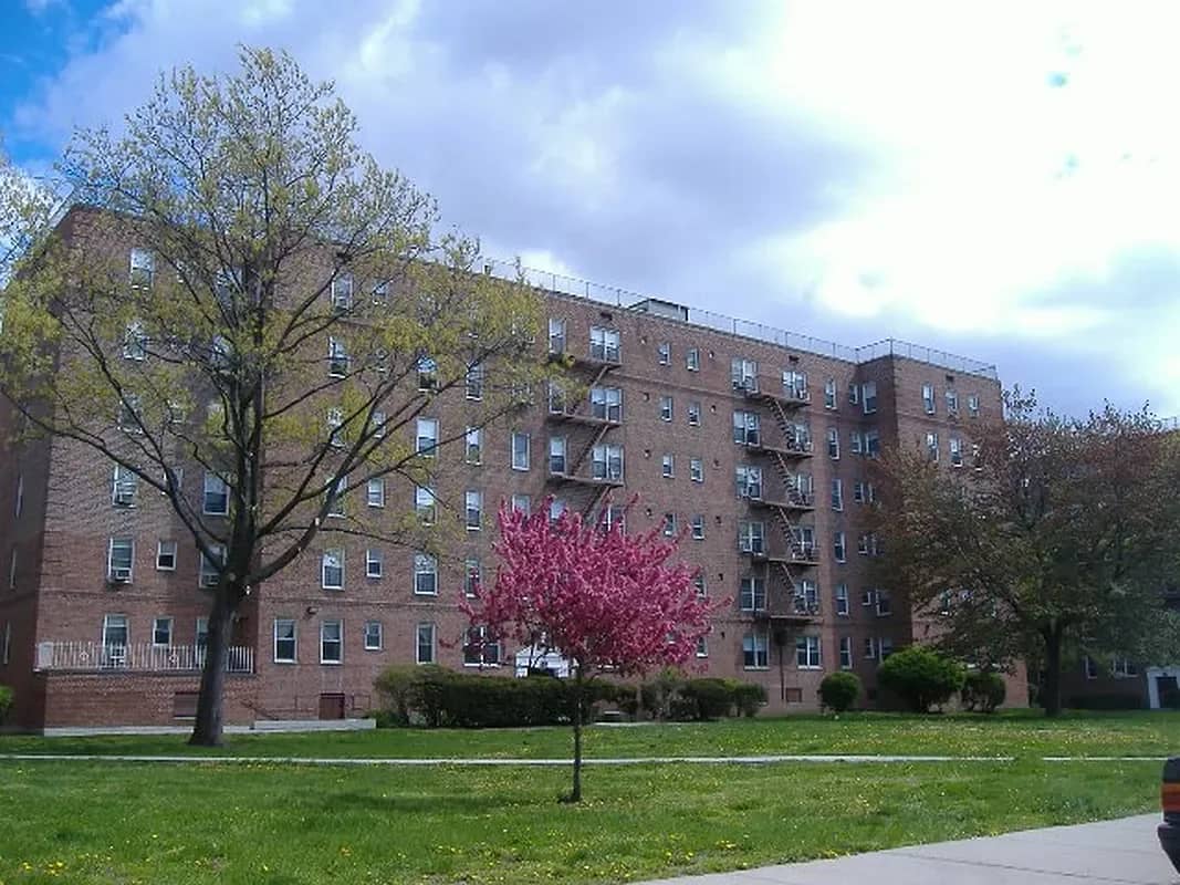 2631 West 2 Street