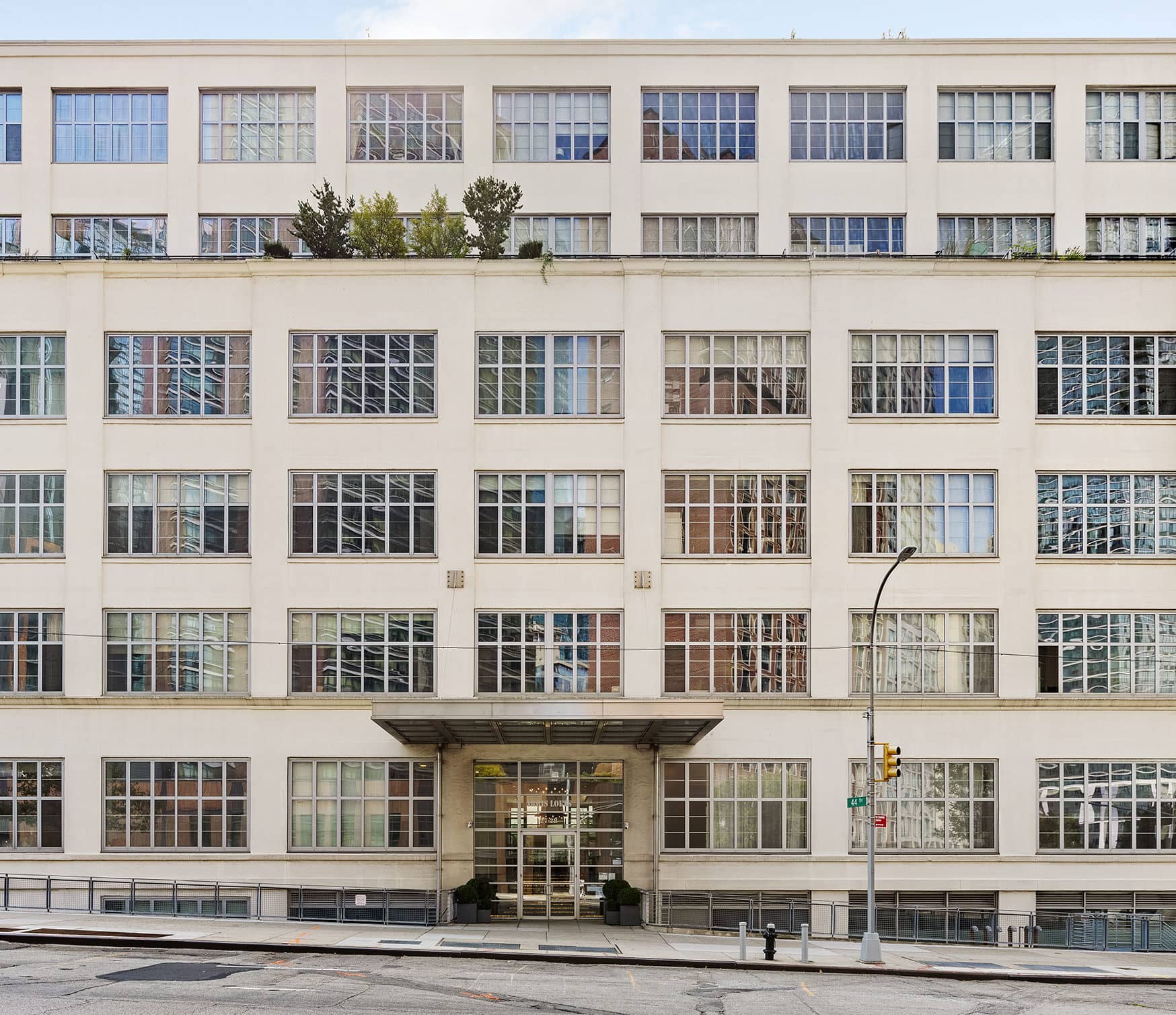27-28 Thomson Avenue