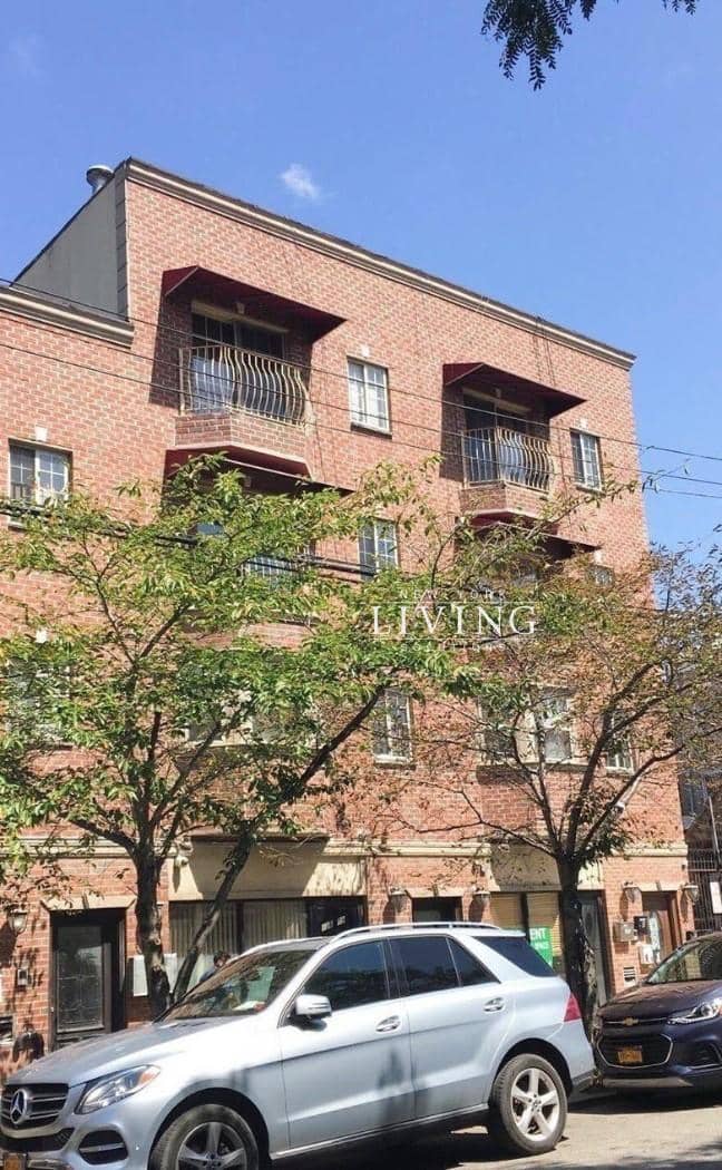 116-11 Myrtle Avenue