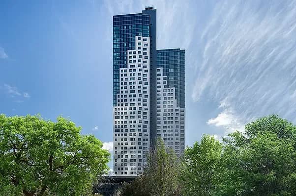 29-22 Northern Boulevard
