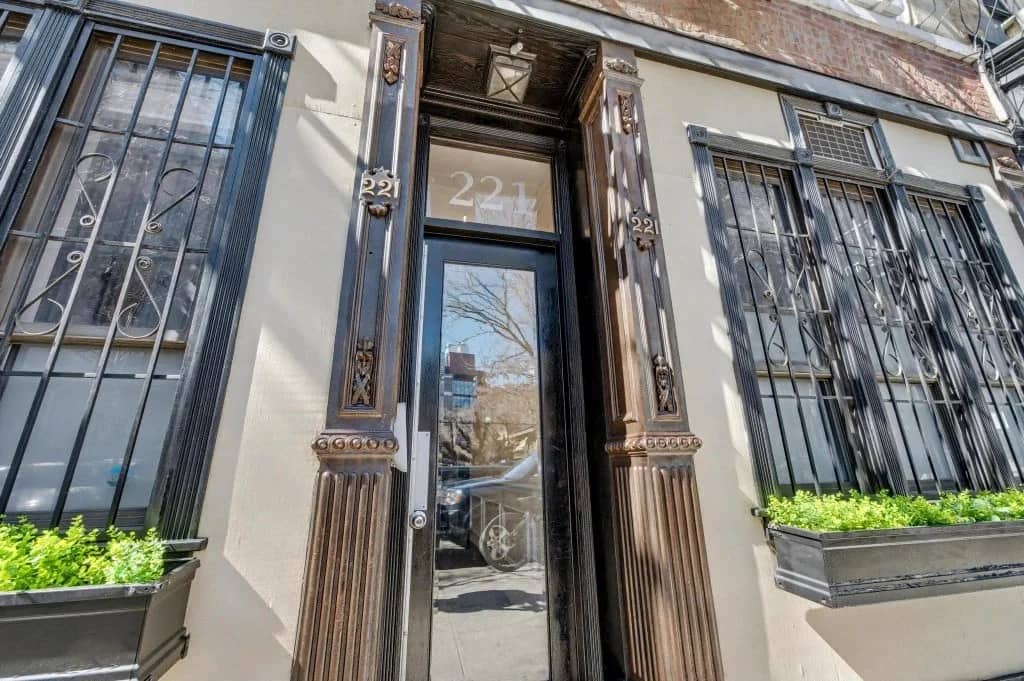 221 Mott Street