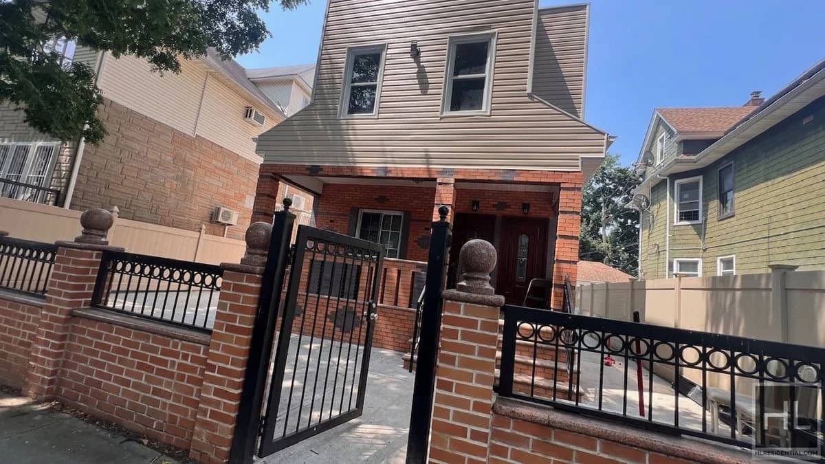 610 East 3 Street