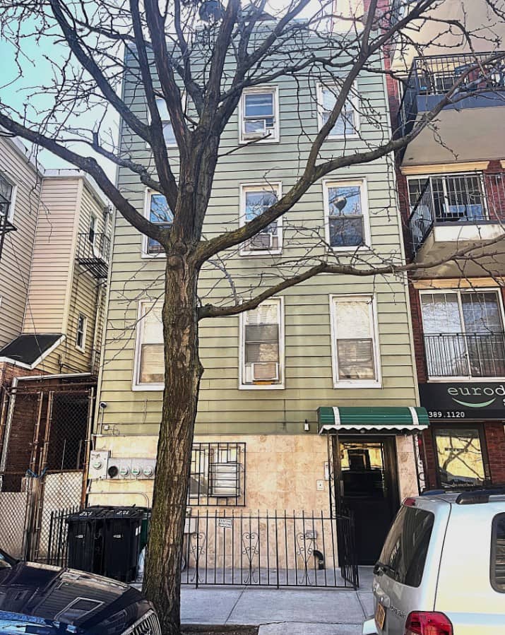 152 Java Street