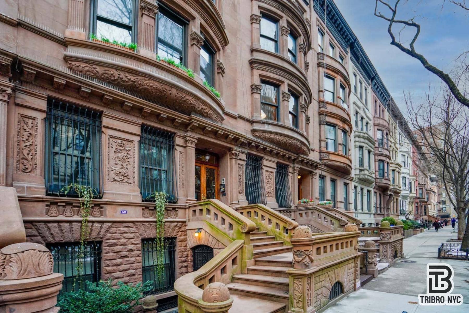 39 W 87 St