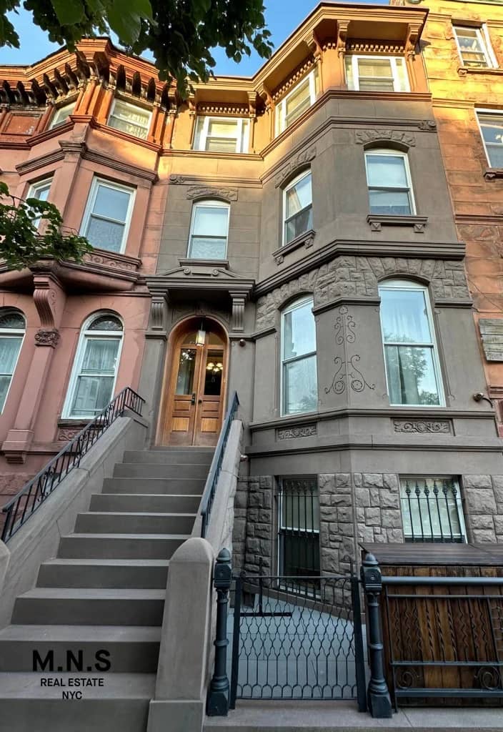 305 Stuyvesant Avenue