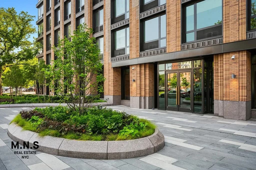 11 Ocean Pkwy