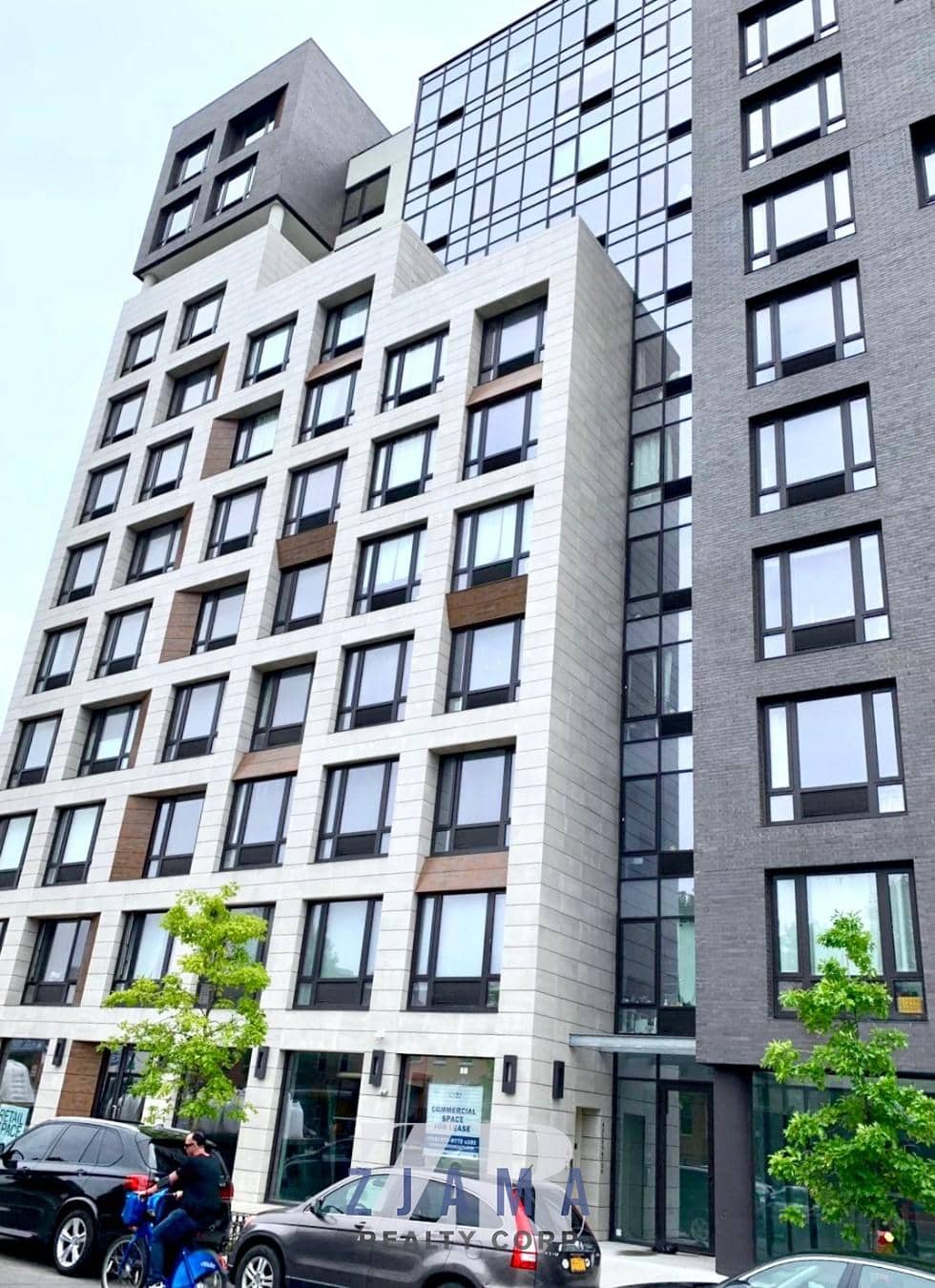 635 4 Ave