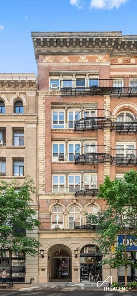 23 Waverly Place