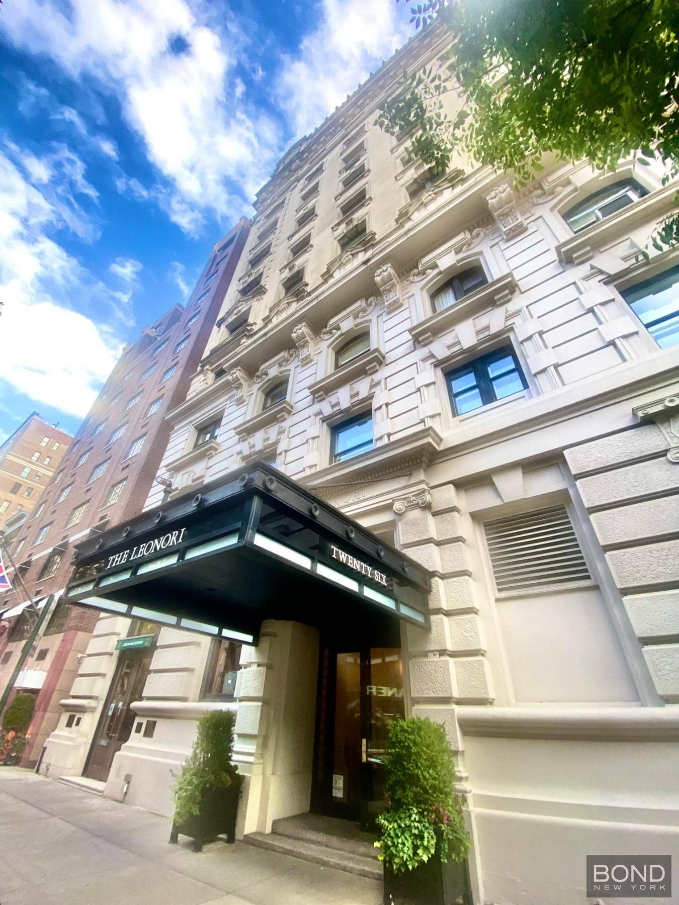 26 E 63 St