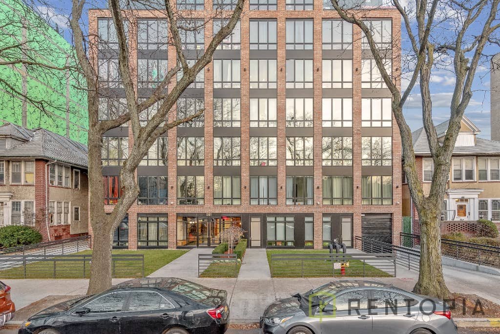 581 Ocean Parkway