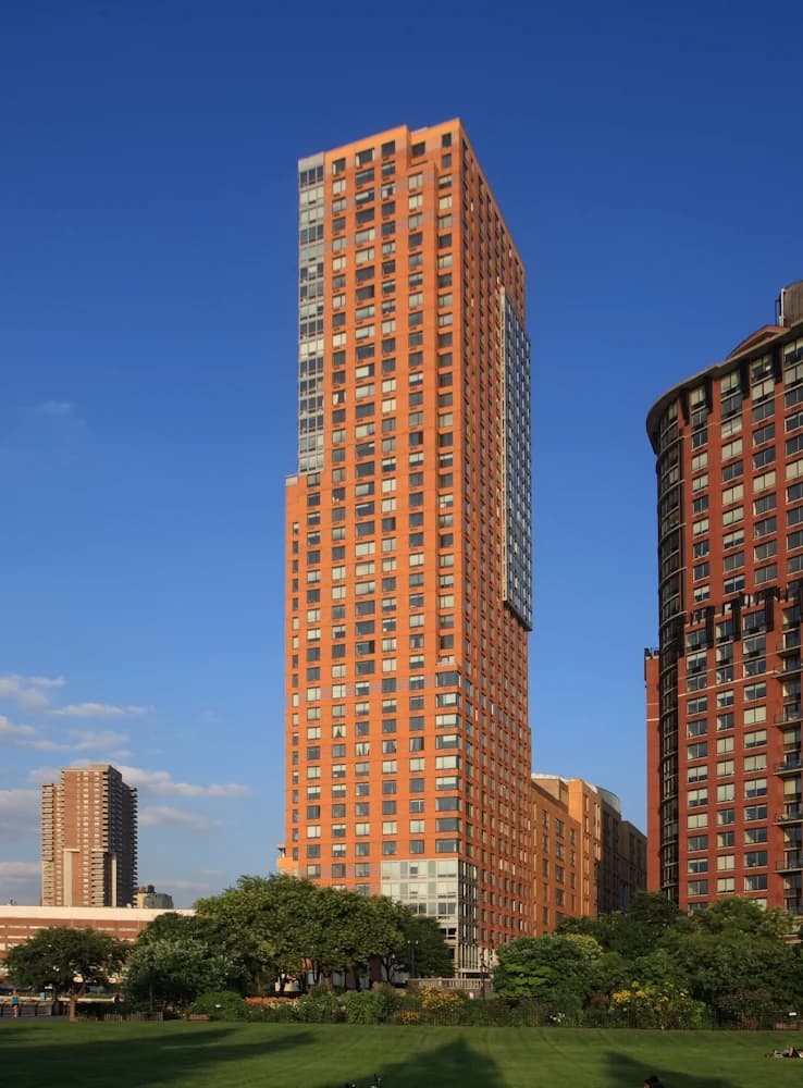 41 River Terrace