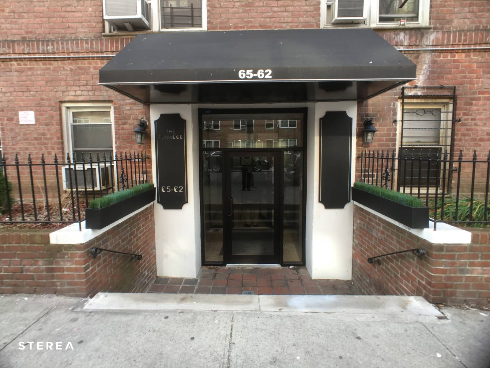 65-62 Saunders St