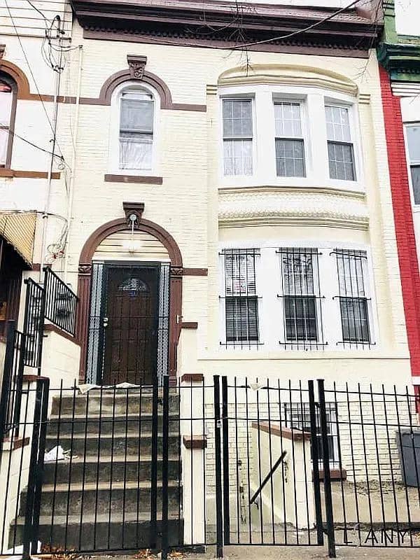 642 Coster Street