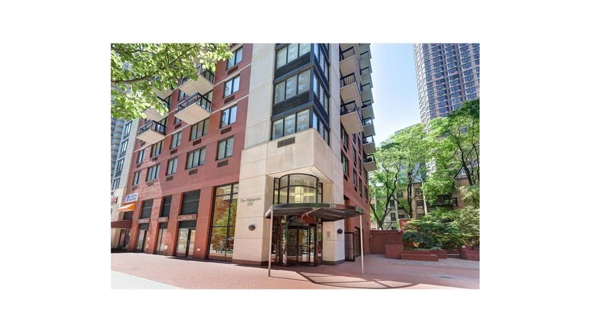 250 East 40 Street