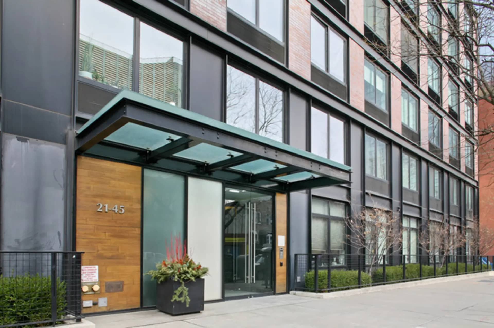 21-45 44 Drive