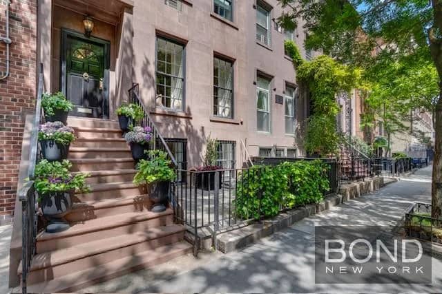 233 East 18 Street