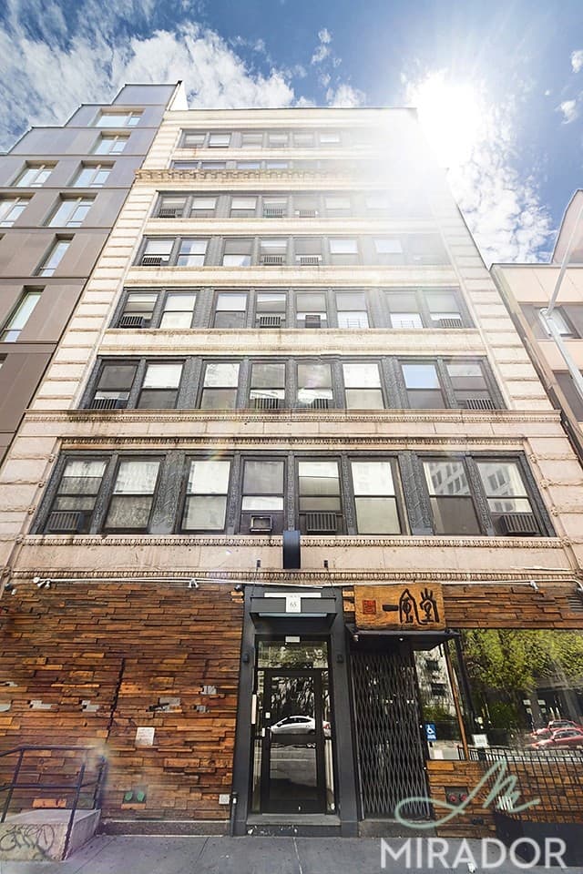 65 4 Avenue
