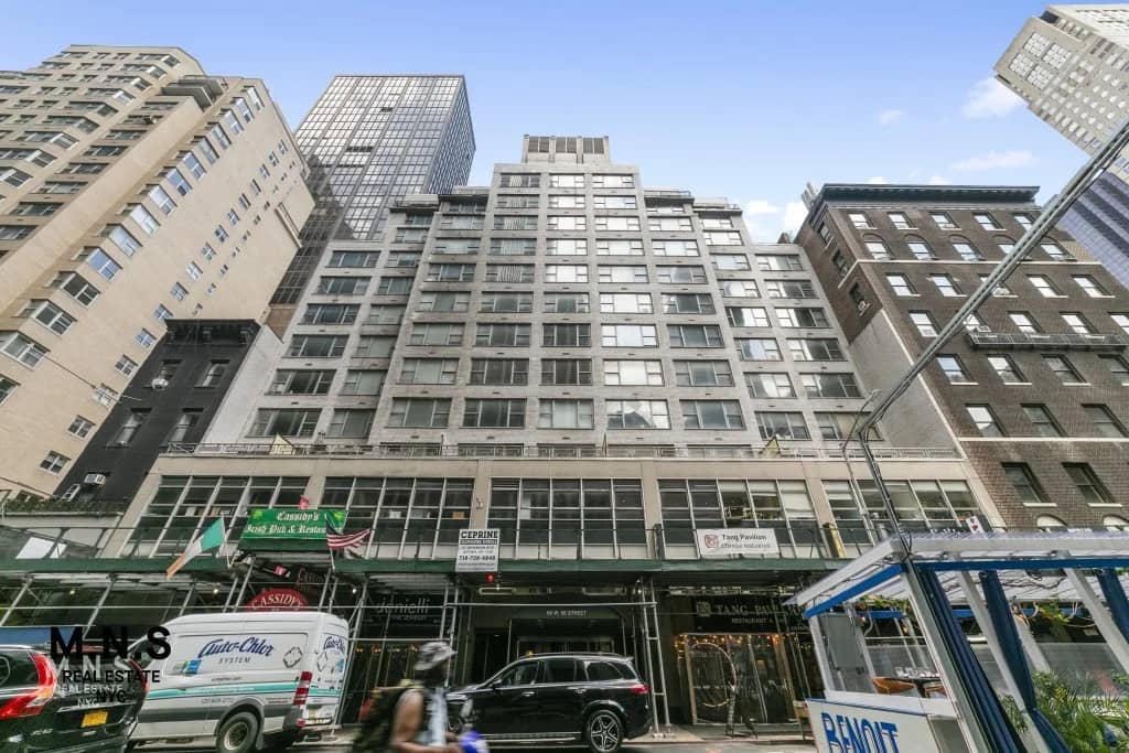65 W 55 St