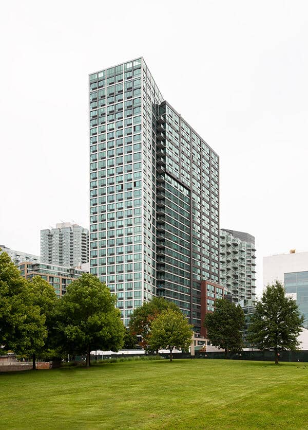4720 Center Blvd