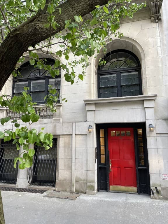 16 East 80 Street