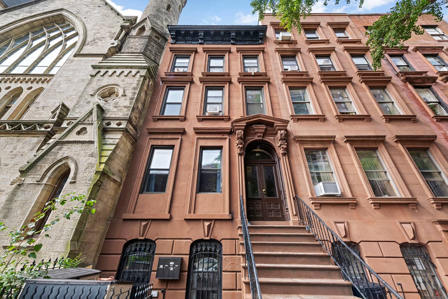 32 St James Place