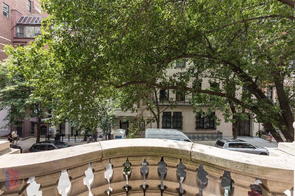 7 East 75 Street