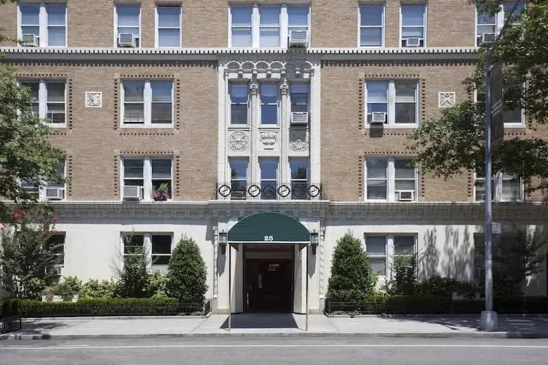 25 West 81 Street