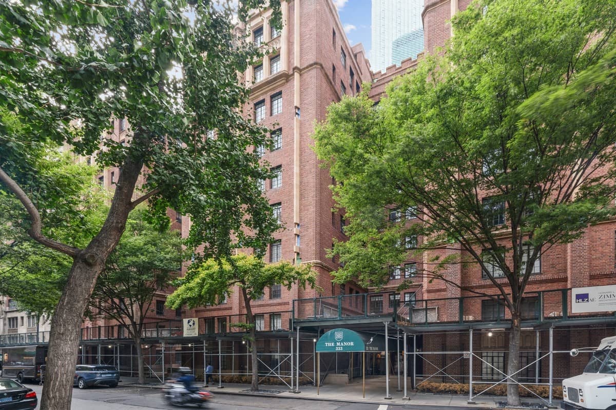 333 East 43 Street