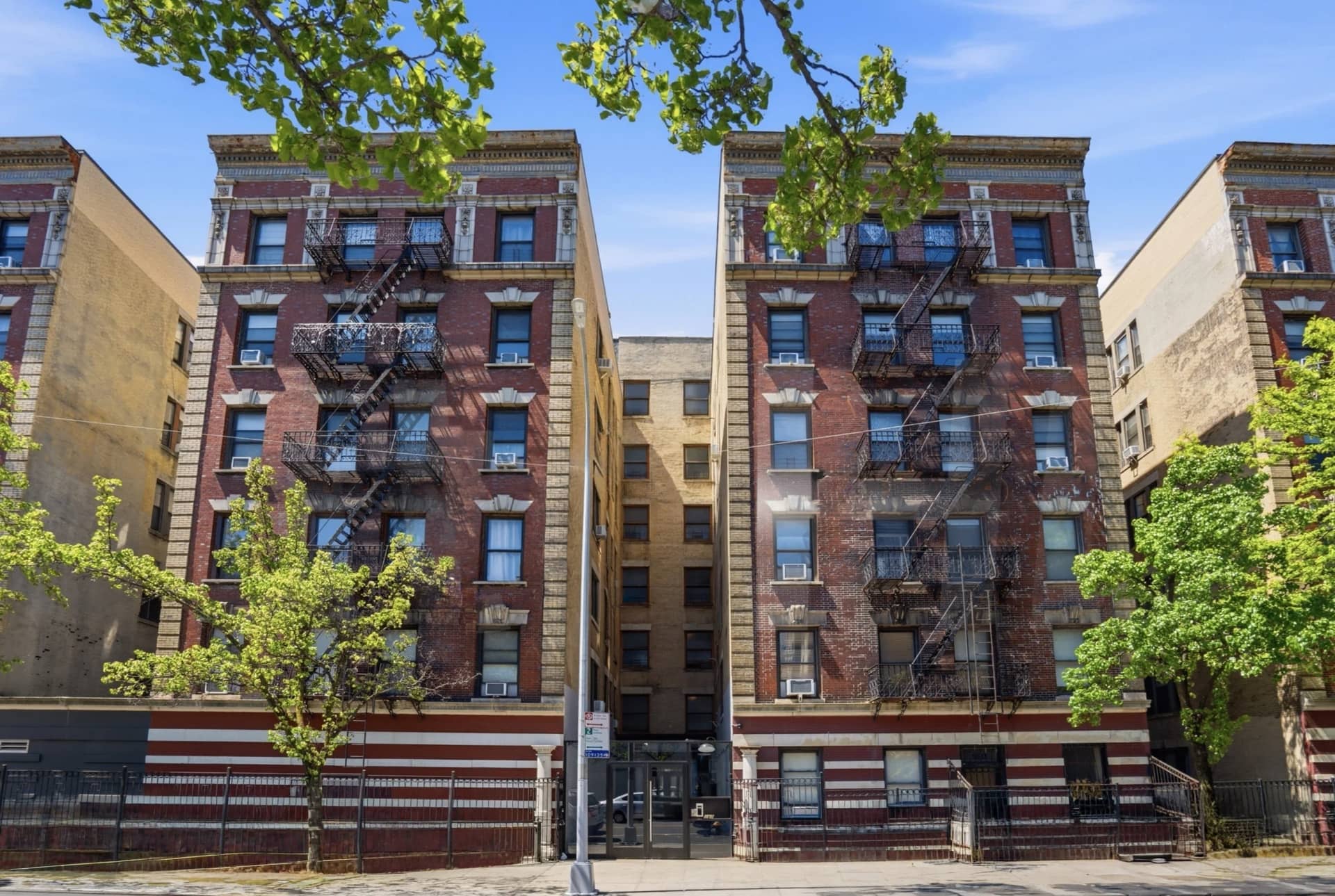 4260 Broadway