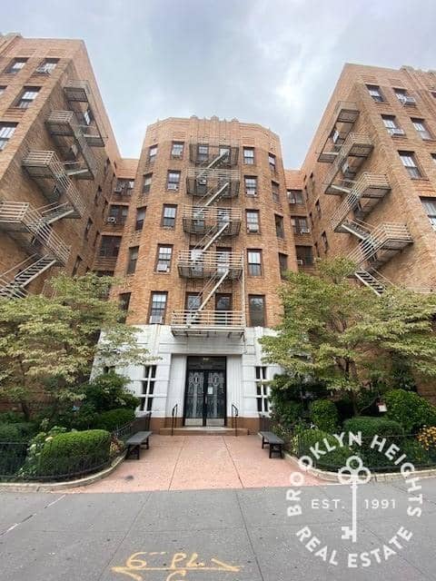 200 Clinton Street