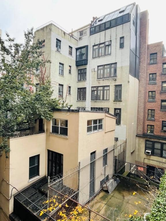156 East 37 Street