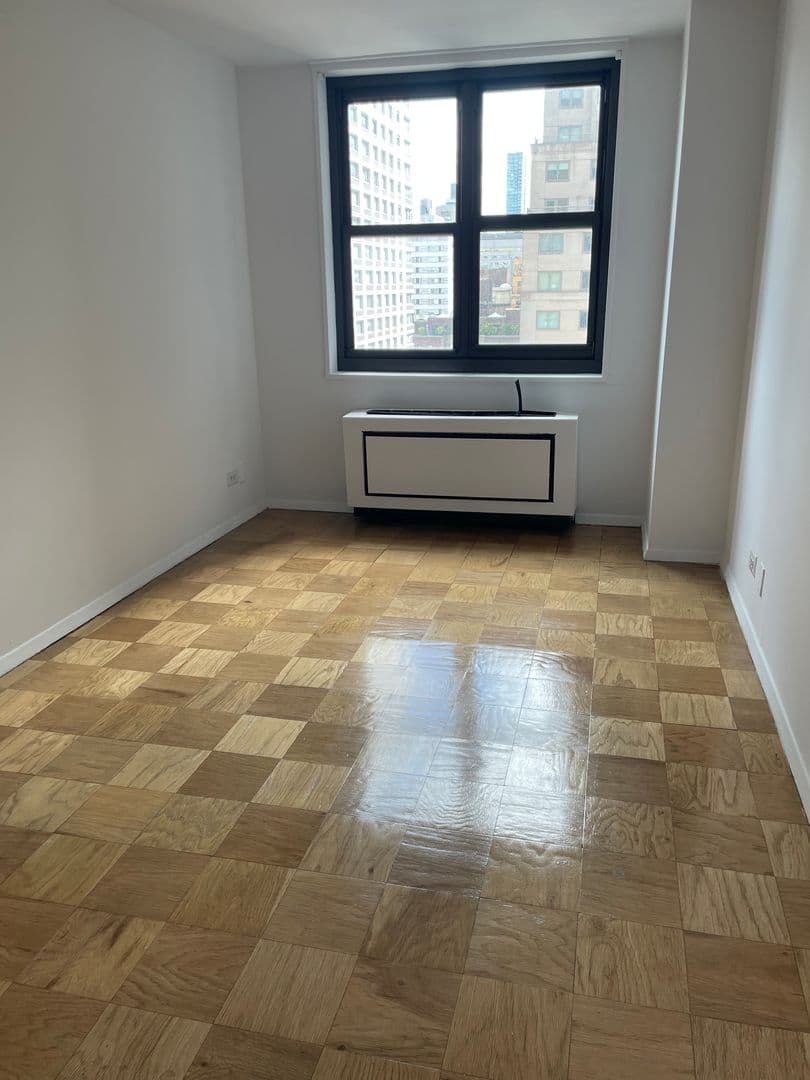 200 East 72 Street #16D, Manhattan, NY 10021