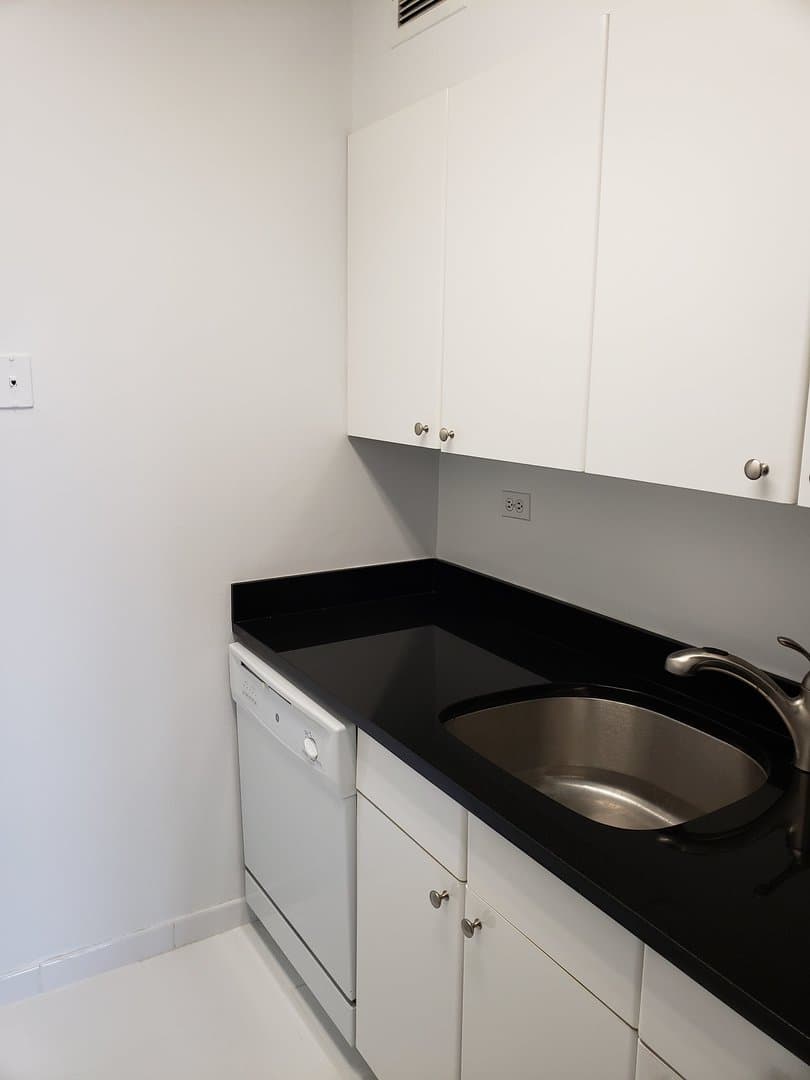 200 East 72 Street #25D, Manhattan, NY 10021 1