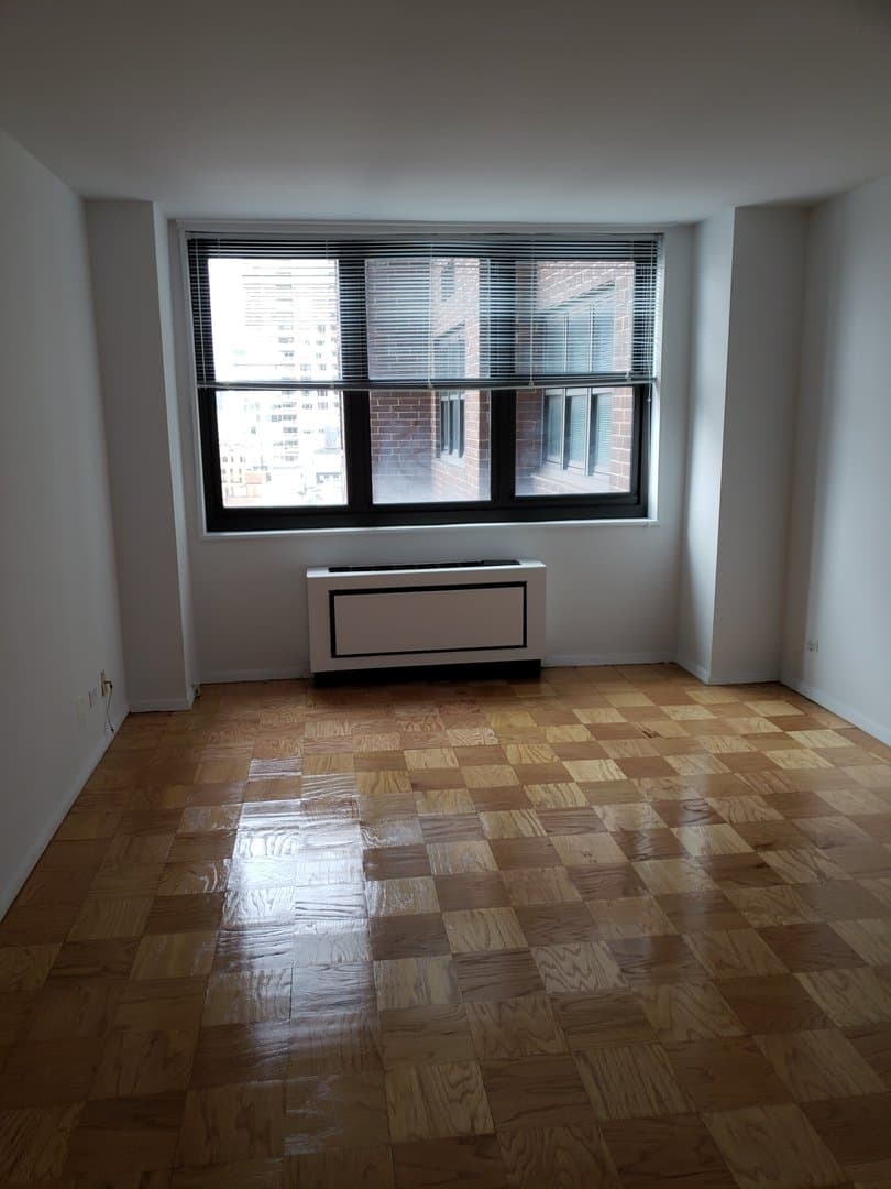 200 East 72 Street #25D, Manhattan, NY 10021