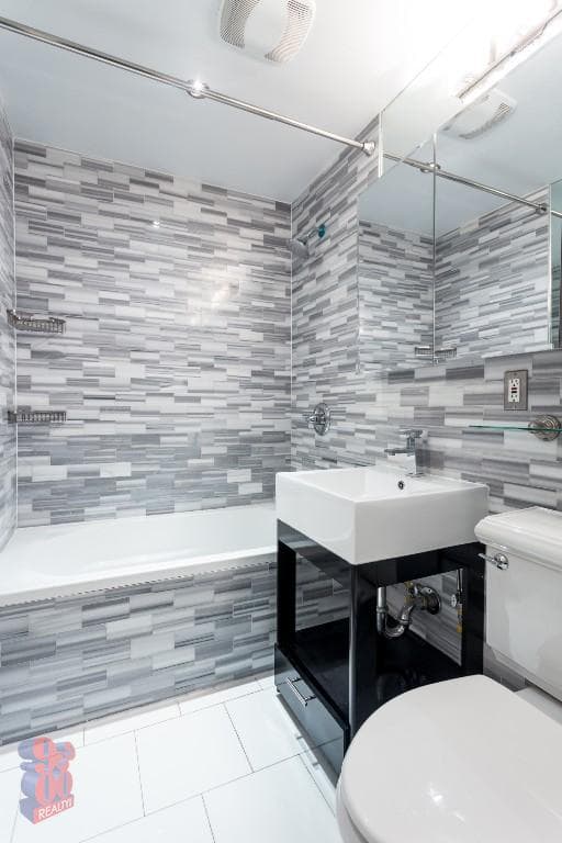 326 East 100 Street #2D, Manhattan, NY 10029 1