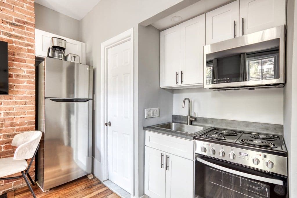 17 Gay Street #4, Manhattan, NY 10014 1