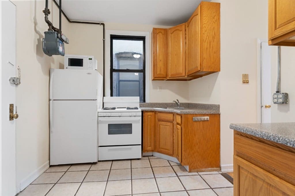 61 E 3 St #16, Manhattan, NY 10003 1