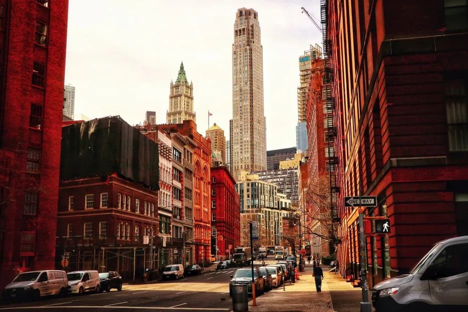 Chinatown vs. Lower East Side: where should you rent? — What each is like to live in