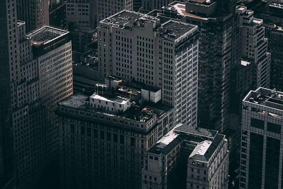 What's the difference between renting in DUMBO and Financial District? — What each is like to live in