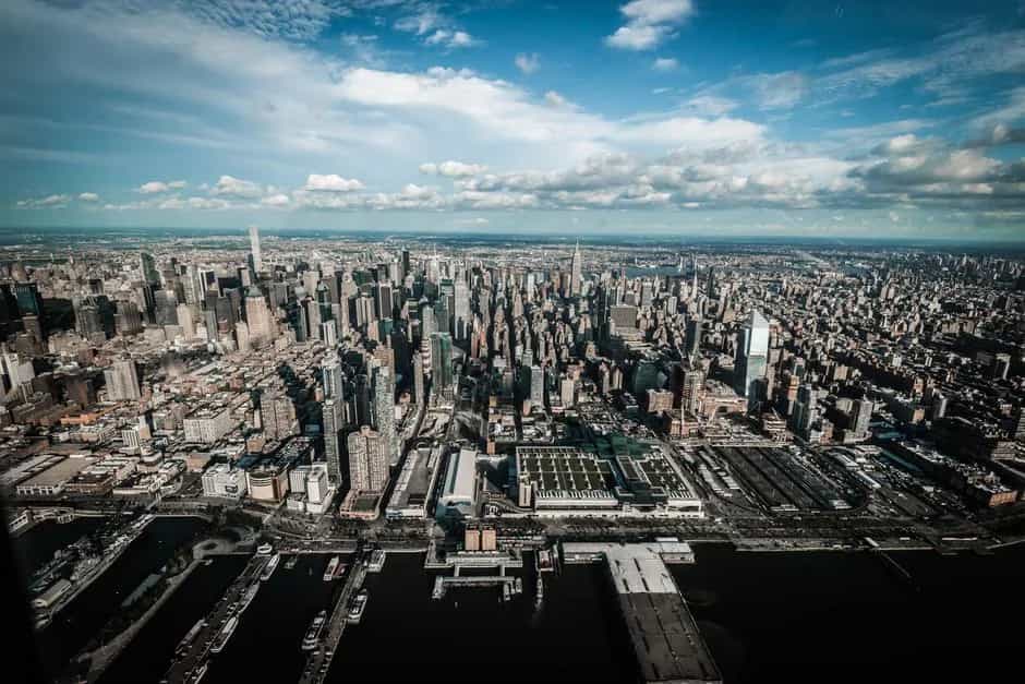 Hell's Kitchen or Midtown West: which is the better place to rent?