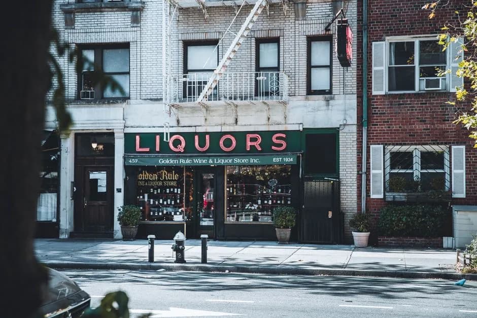 Renting in Long Island City vs. Murray Hill: how they compare — What each is like to live in